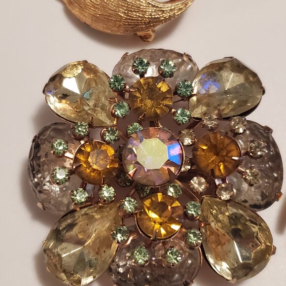 6 Pins or Brooches, items # A -1210-1215. wt. 142 grams . - Picture 3 of 14